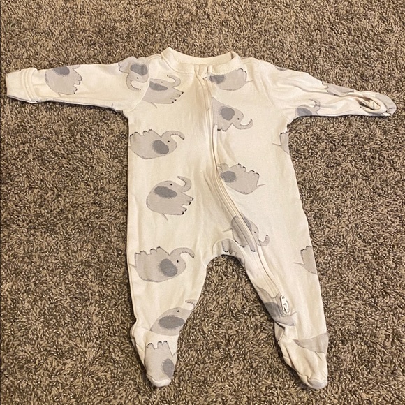 Baby Girl Footie Pajama Bundle Size 0-3 Months - Picture 4 of 8